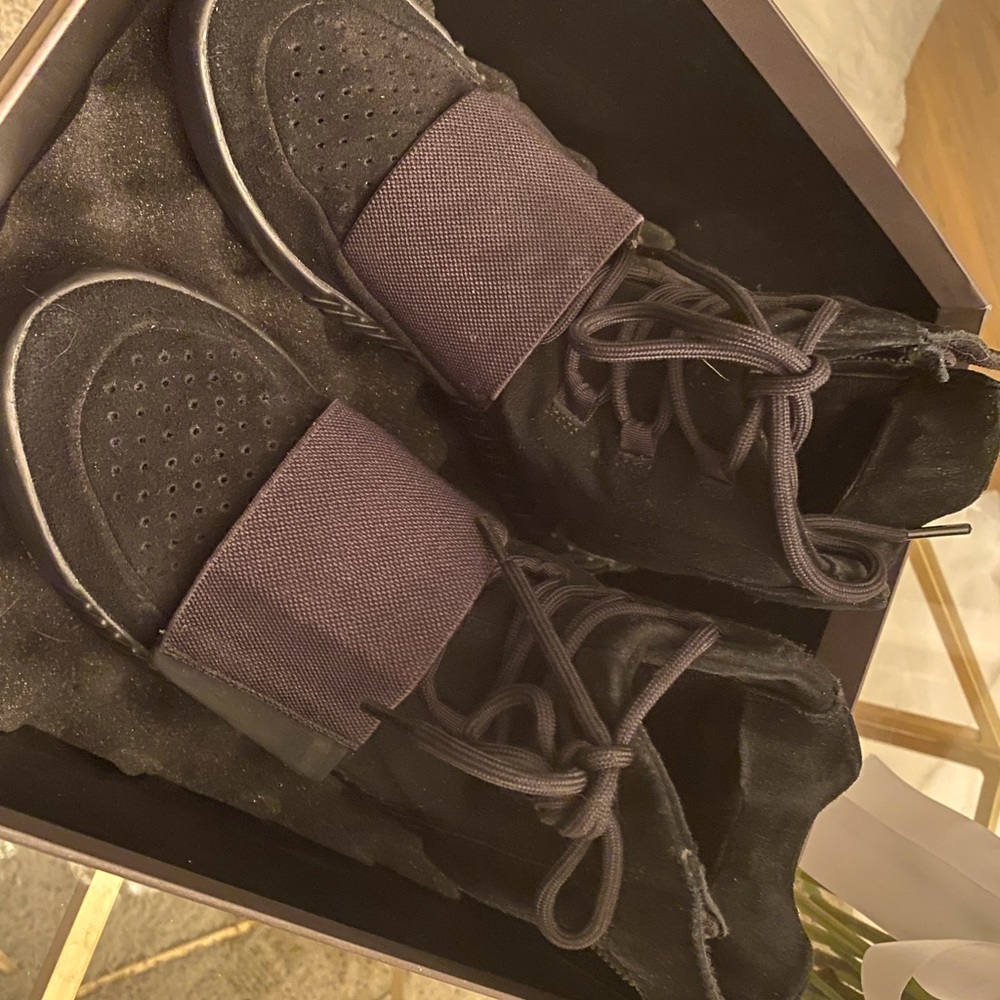 Yeezy Boost 750 - Triple Black - Size 6 Men